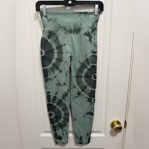 PINK Victoria's Secret Sage Green and Black Tie-Dye High-Waist Leggings